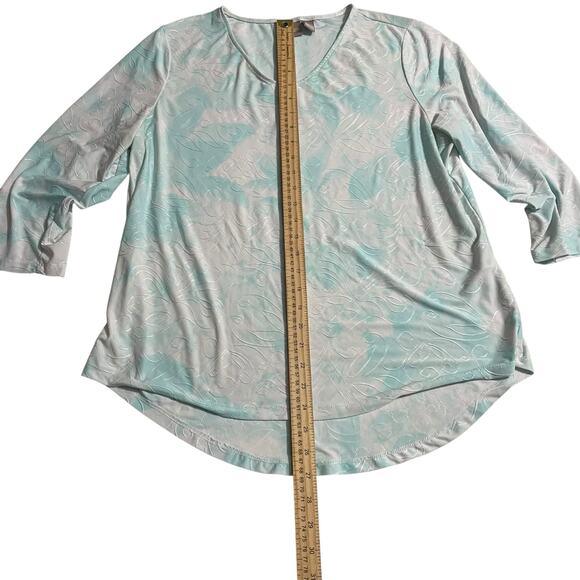 Chicos Womens Blouse Size 2 or Large White Blue Embroidered V Neck 3/4 Sleeve - Picture 9 of 13